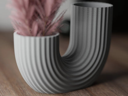 Modern U Shaped Vase – byVORM
