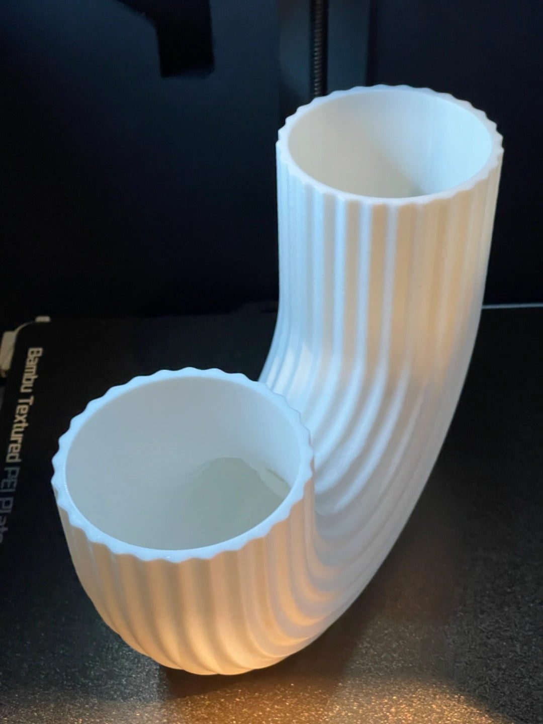 Modern U Shaped Vase – byVORM