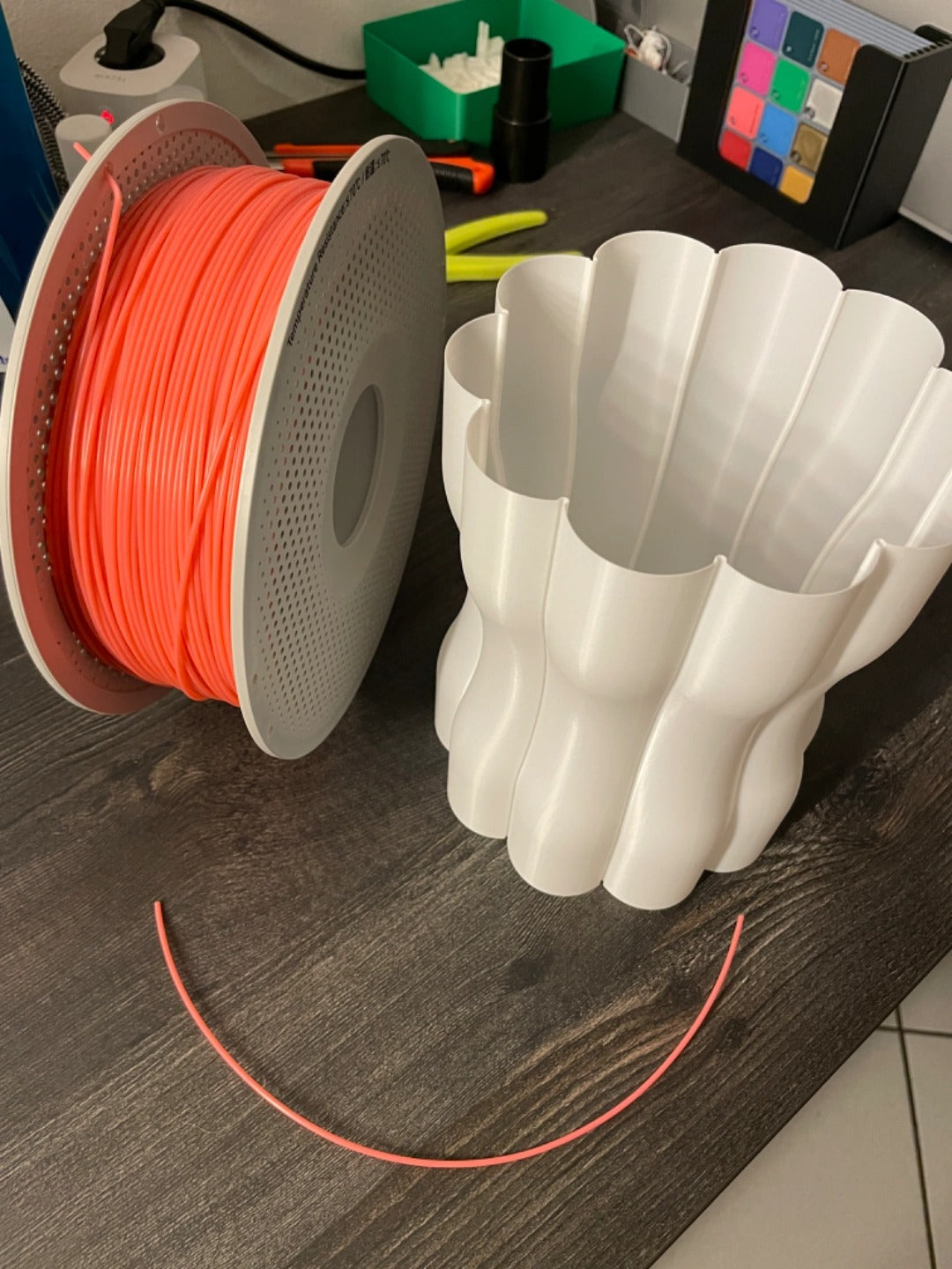 Interchangeable Filament Vase – byVORM