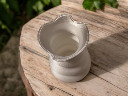 Tulip-Inspired Vase – byVORM