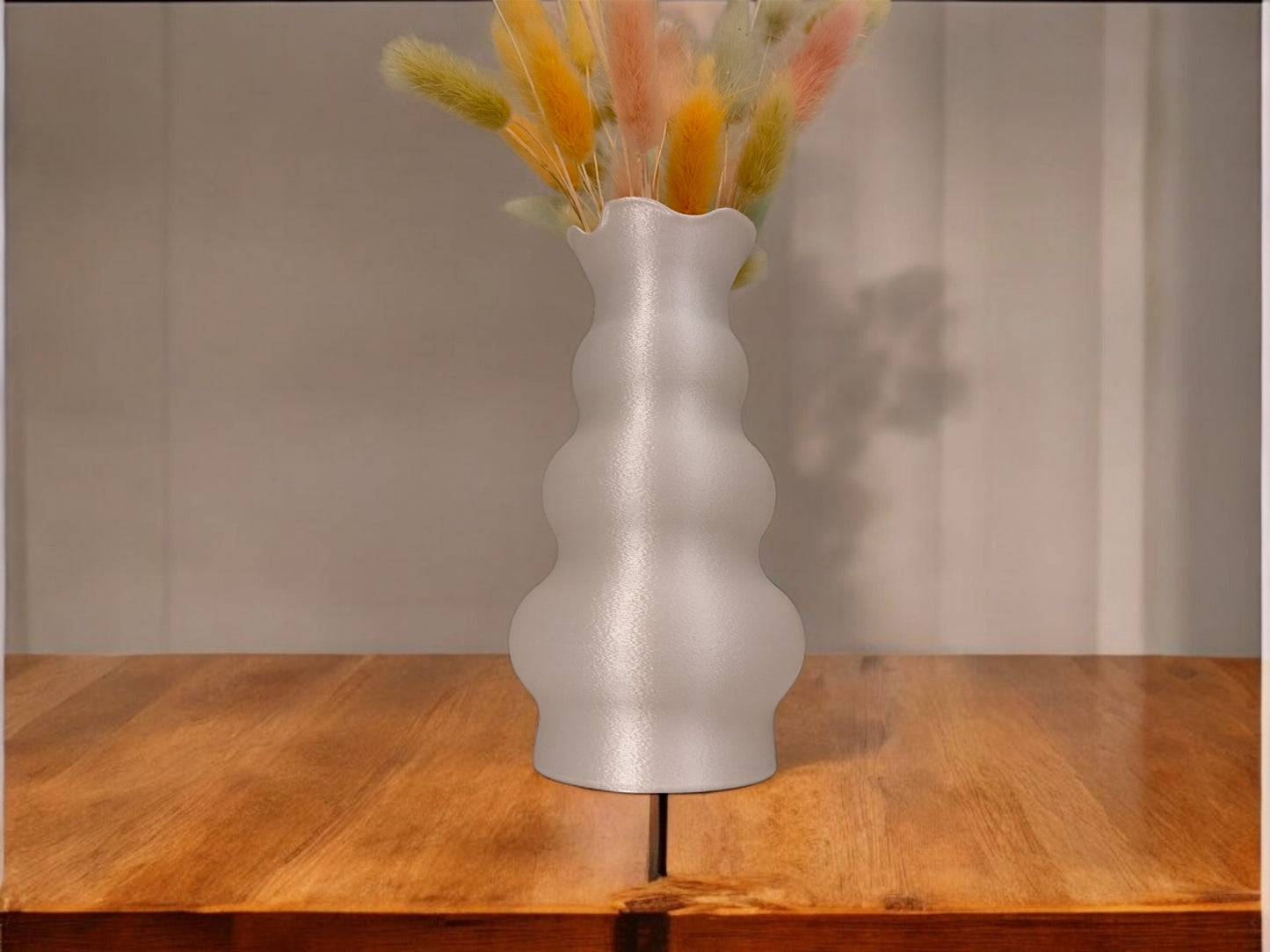Tulip-Inspired Vase – byVORM