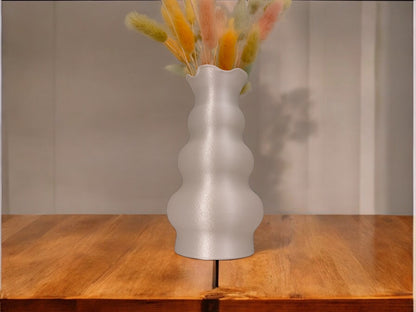 Tulip-Inspired Vase – byVORM