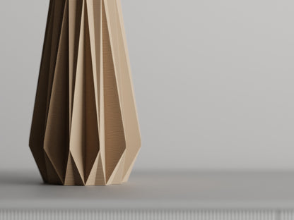 Big Ribs Triangle Vase – byVORM