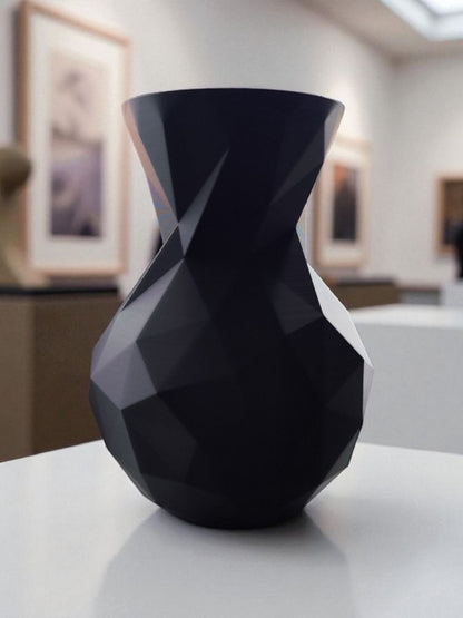 Low Poly Minimalist Vase – byVORM