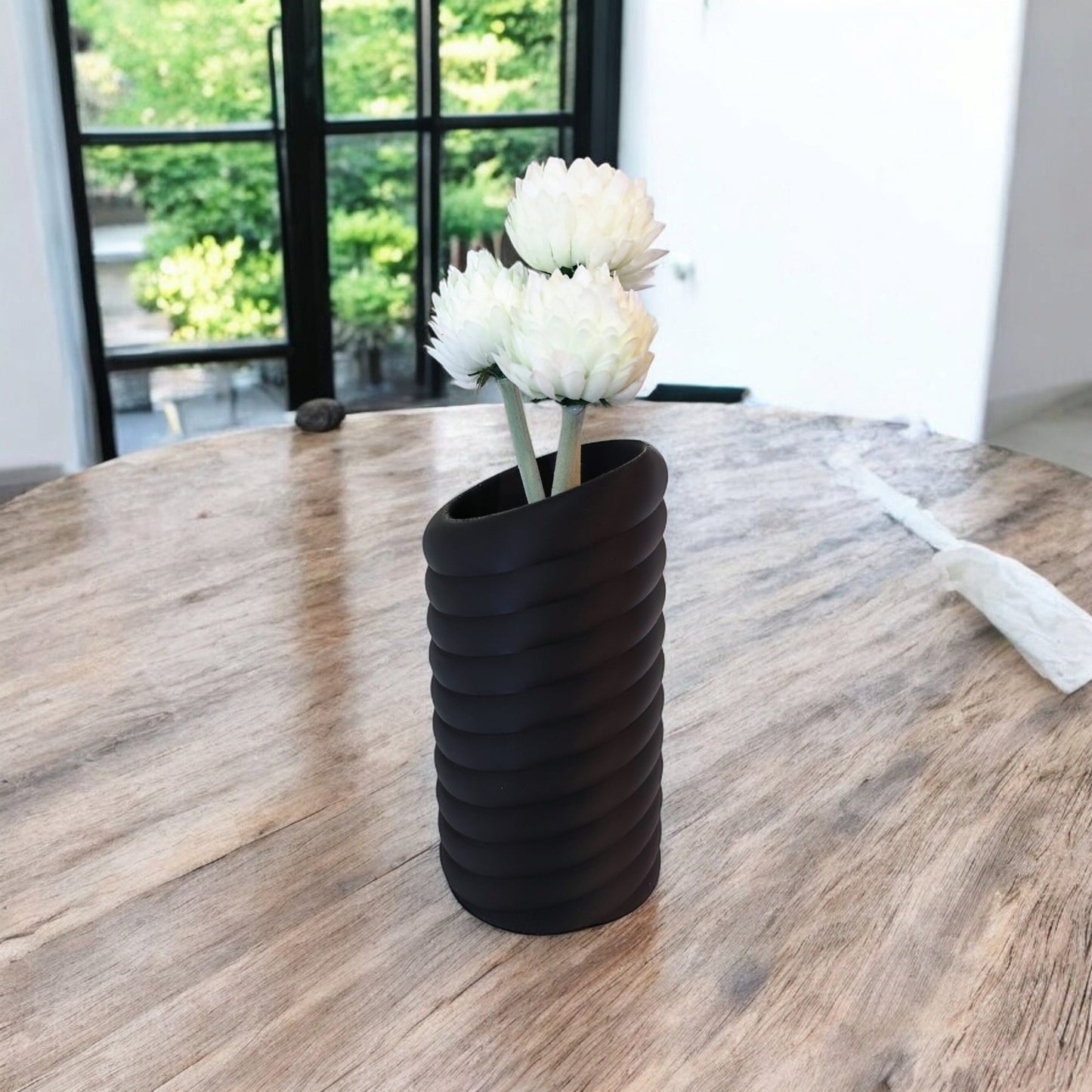 Swirly Vase – byVORM