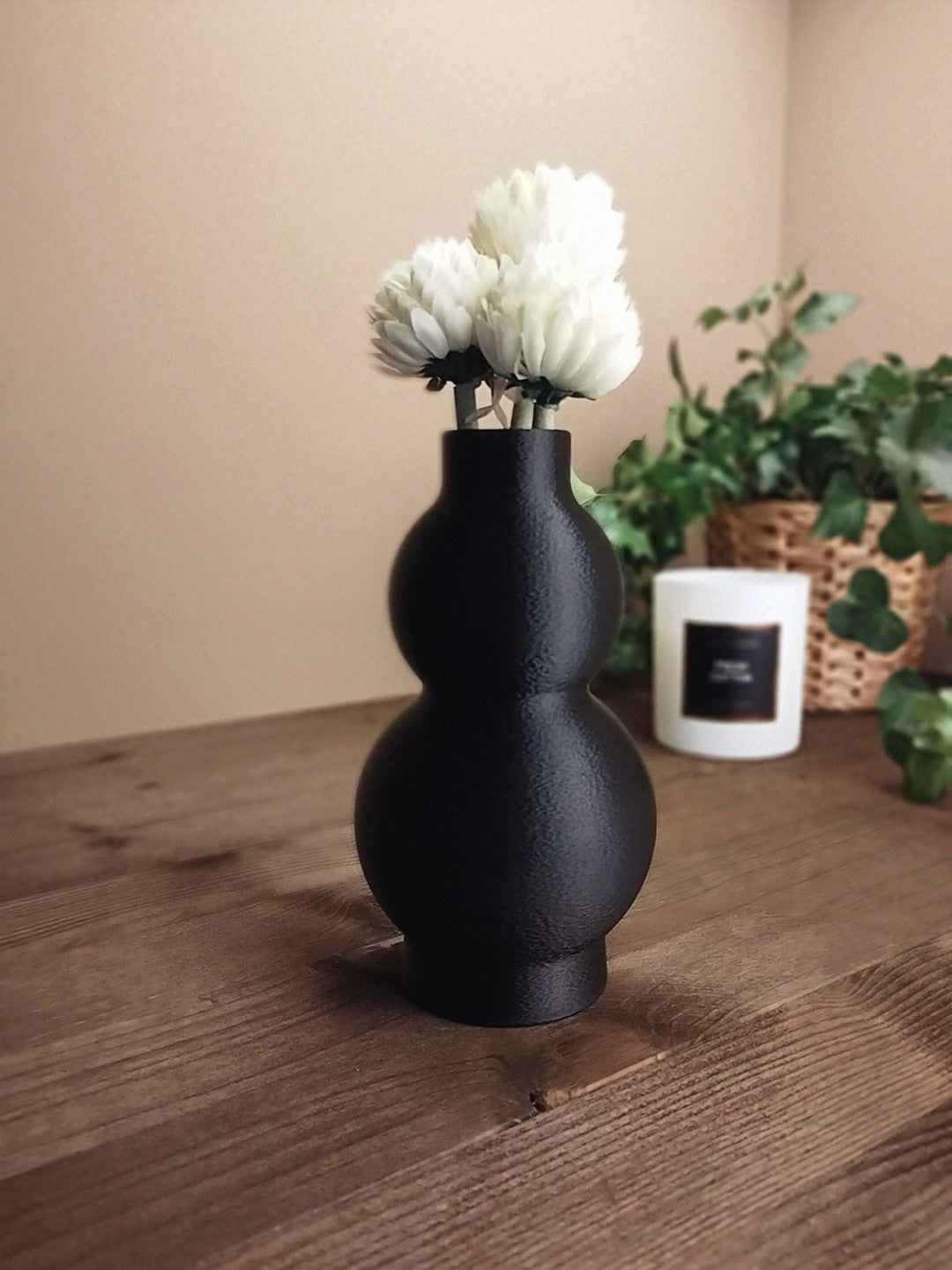 Curved Design Vase – byVORM